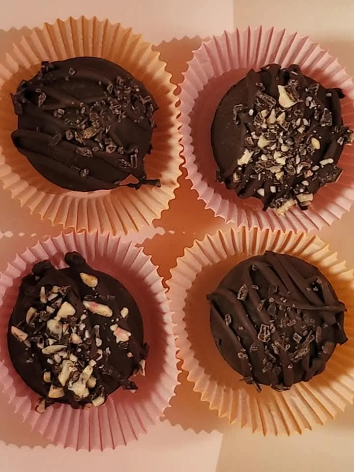 Four handcrafted hot chocolate bombs